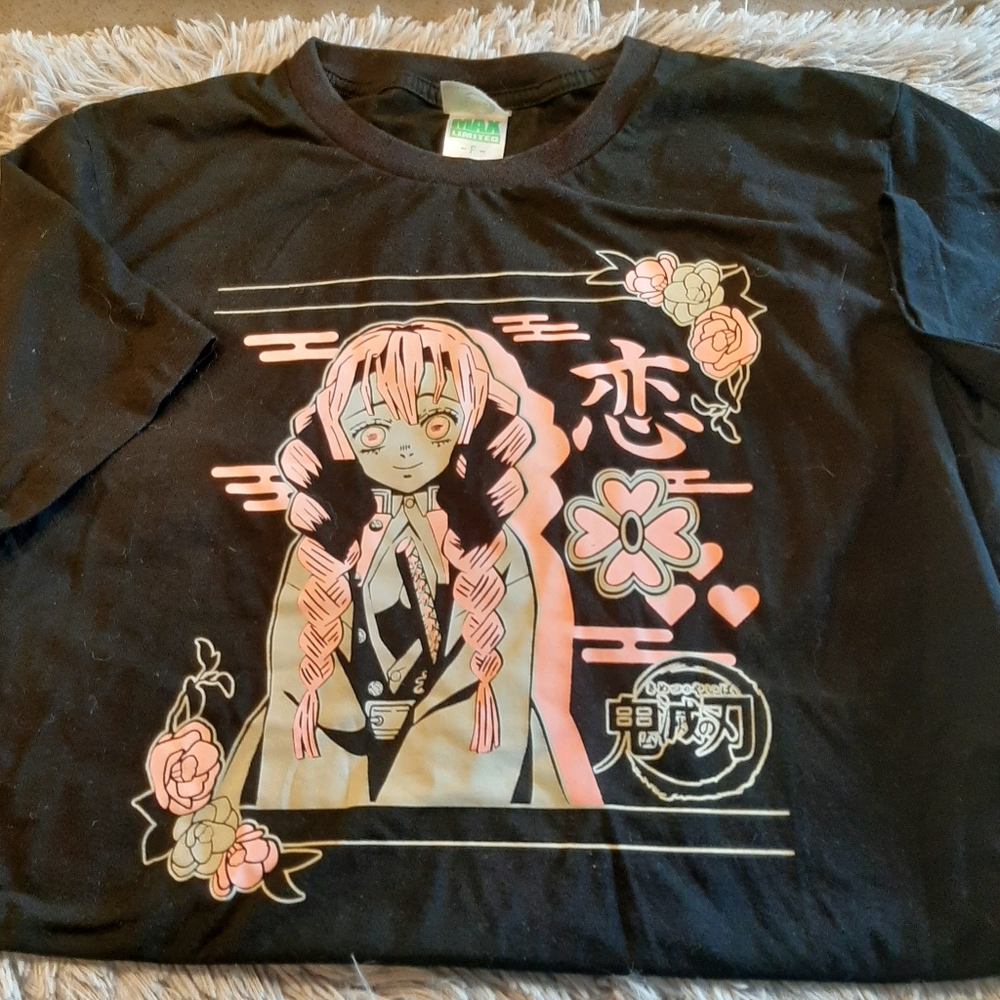 Anime T-shirt Size F ( Large men or Med woman)